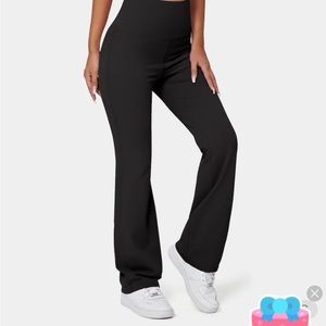 Halara pocket flare leggings